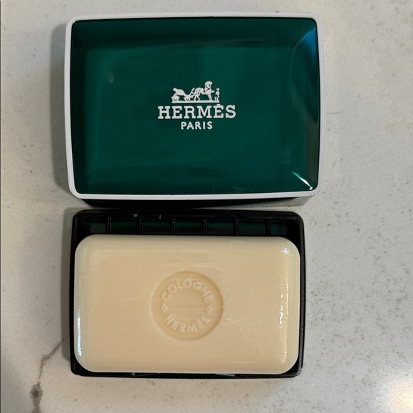 Hermes Paris Eau d'Orange Verte Toiletry Set - Picture 4 of 5